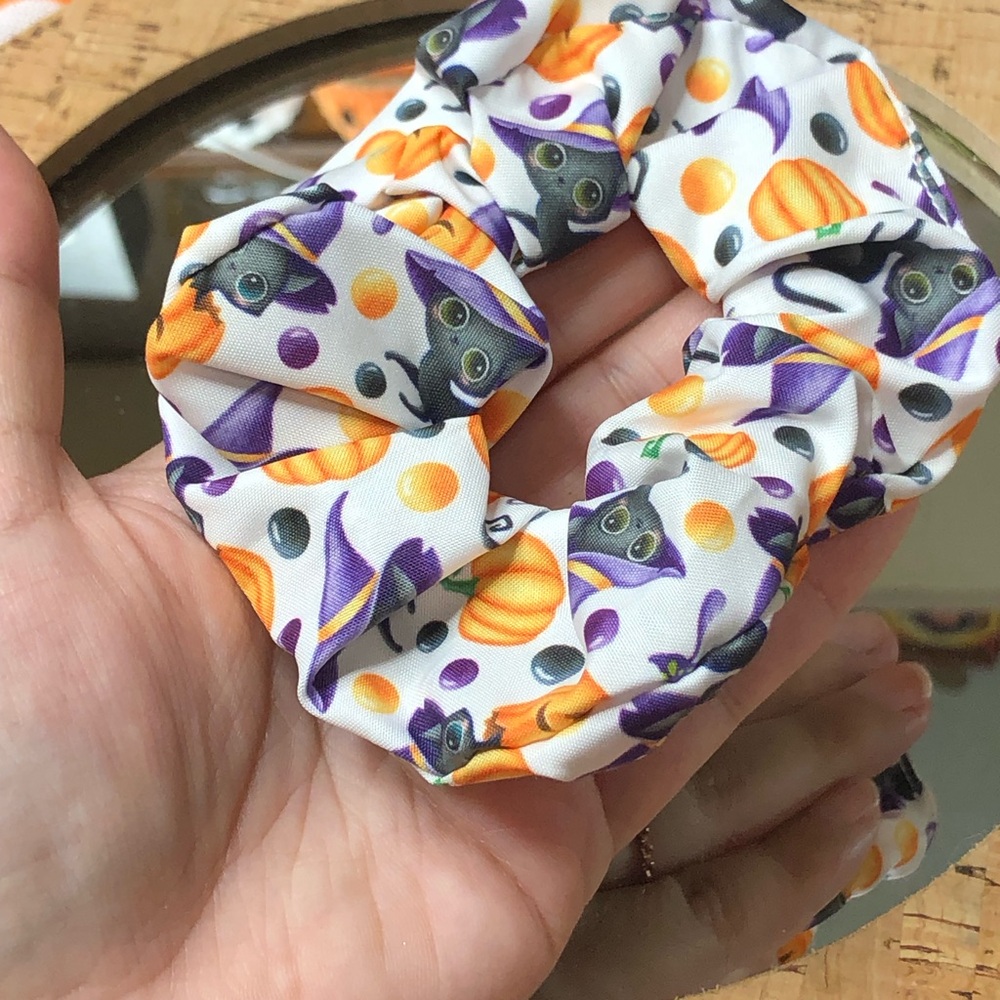 🐈‍⬛Halloween Themed Scrunchie-Listing is for 1